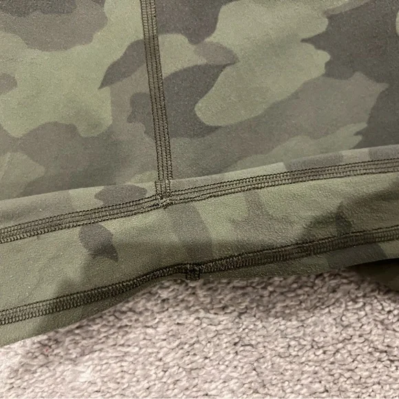 Lululemon Align Pant II 25" Heritage 365 Camo Green Twill Multi - Picture 5 of 5